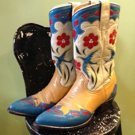 Funky Cowboy, Cow Girl Boots, Pioneer House, Gene Autry, Girl Boots, Funky Shoes, Vintage Cowgirl, Cowboy Outfits, Honky Tonk