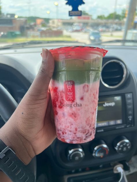 Strawberry Bubble Tea, Strawberry Matcha Latte, Strawberry Boba, Strawberry Matcha, Aesthetic Drinks, Gong Cha, Matcha Latte, Bubble Tea, Matcha