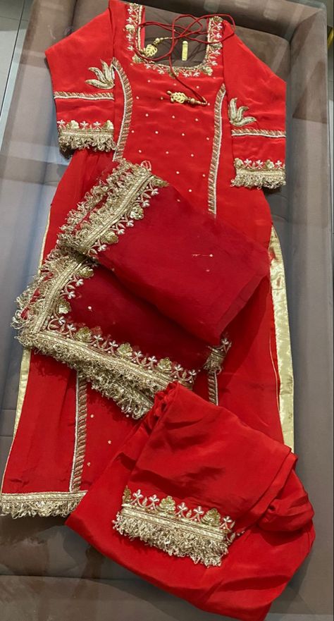 Red Colour Suits Punjabi, Red Bridal Suits Punjabi, Punjabi Wedding Suit Bridal, Red Bridal Suit, Red Suits For Women Indian, Red Suits For Women, Red Punjabi Suit, Casual Spring Outfits Women, Dresses Women Over 50