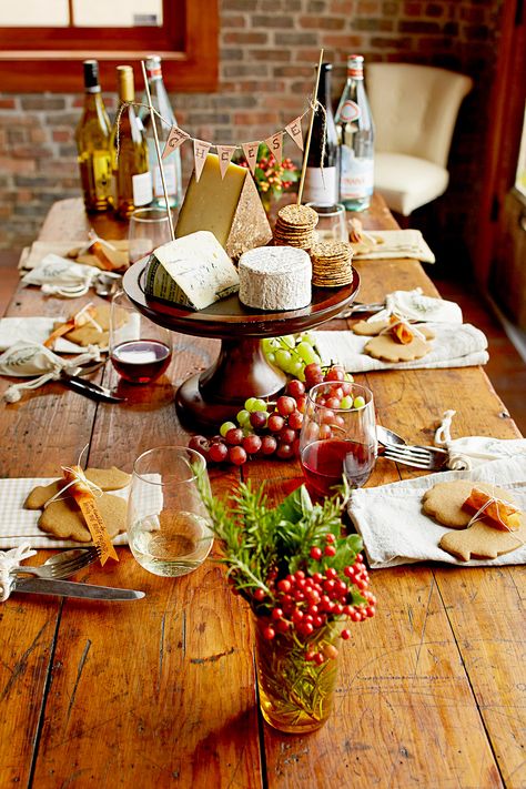 43 Thanksgiving Centerpiece Ideas | Better Homes & Gardens Diy Food Display, Cheese Board Wedding, Thanksgiving Centerpieces Diy, Thanksgiving Decorations Outdoor, Table Centerpiece Ideas, Thanksgiving Floral, Kitchen Table Centerpiece, Board Wedding, Simple Centerpieces