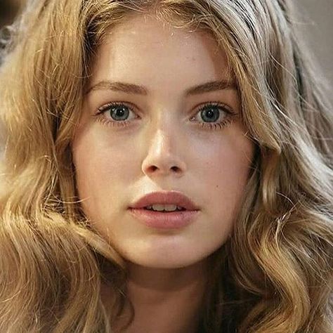 Throwback❤️ @doutzen #doutzies #doutzenkroes #throwback Doutzen Kroes, Beauty Goals, Ethereal Beauty, Beauty Face, Beauty Inspiration, Pretty Face, Blue Eyes, Hair Inspo, Cortes De Pelo