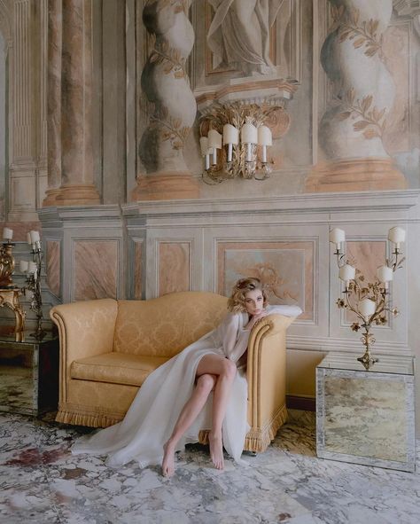 A Majestic Renaissance Inspired Editorial at Hotel Continental - Wed Vibes Republic Womenswear, French Theme, Museum Fashion, Music Photographer, Modern Princess, Modern Romance, Bridal Shoot, Wedding Mood Board, Artistic Hair