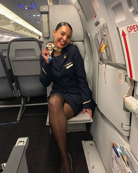 Jet2 Cabin Crew, Flight Attendant Photoshoot, Future Flight Attendant Aesthetic, Air Hostess Aesthetic, Flight Attendant Life Pictures, Flight Attendant Uniform Fashion, Flight Attendant Aesthetic, Become A Flight Attendant, Flight Girls