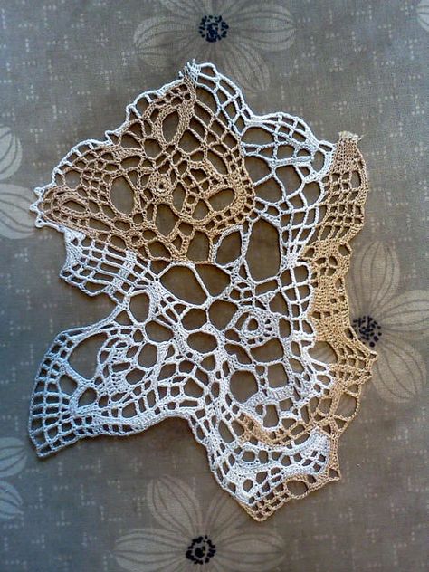 I love the really colorful work that Asimina does, but she also works wonders with more neutral colors, as we see in Lacewing Doily in her Etsy shop Silverspace: Crochet Freeform, Crochet Artist, Crochet Lace Doily, Crocheted Dress, Form Crochet, Tatting Lace, Freeform Crochet, Crochet Doily, Irish Crochet