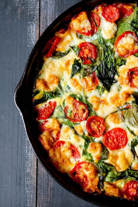 Fritata Recipe, Fritatta Recipe, Tomato Frittata, Goat Cheese Frittata, Quick Vegetarian Dinner, Spring Breakfast, Spinach Frittata, Goat Cheese Recipes, Cheese Frittata