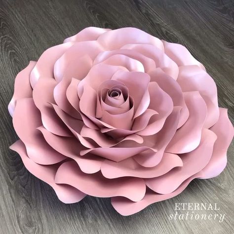 Paper Rose Template, Rose Template, Paper Flower Patterns, Kraf Kertas, Fleurs Diy, Paper Flower Wall Decor, Paper Flower Decor, Large Paper Flowers, Seni Dan Kraf