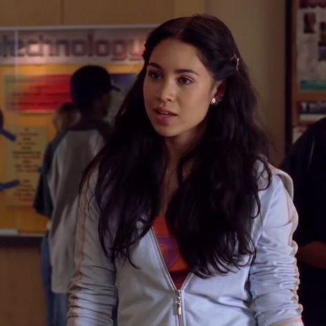 Manny Santos, Degrassi The Next Generation, Pretty Movie, 2000s Fashion Trends, Basic Girl, 2000s Fashion Outfits, 2000s Fashion, Hair Dos, Girl Power