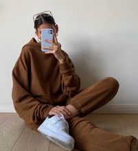 Brown Clothes Aesthetic, Brown Sweatsuit, Bruh Girl Outfits, Brown Clothes, Brown Fits, Brown Outfit, Clothing Photography, Dope Fashion, Cute Comfy Outfits