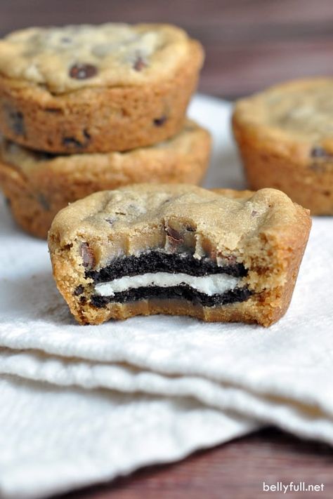 These Oreo Stuffed Chocolate Chip Cookies are double stuffed Oreo cookies sandwiched in between two chocolate chip cookies. The BEST cookies ever! #oreostuffedcookies #oreochocolatechipcookies #chocolatechipstuffedcookies Stuffed Chocolate Chip Cookies, Oreo Stuffed Chocolate Chip Cookies, Oreo Dessert Recipes, Best Cookies Ever, Gooey Cookies, Buy Cookies, Oreo Recipes, Chocolate Cookie Recipes, Oreo Dessert