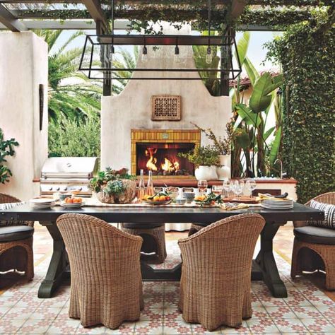 The Spanish Colonial Redefined - Cindy Hattersley Design Mediterranean Patio Ideas, Colonial Revival Architecture, Monterey Style, Mediterranean Patio, Outdoor Dining Spaces, Casas Coloniales, Mediterranean Decor, Spanish Style Homes, Spanish Revival