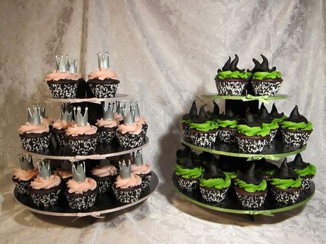 Wicked Cupcakes, Wicked Birthday, Movie Cupcakes, Wicked Party, Wizard Of Oz Decor, Witch Cake, Witch Party, Glinda The Good, Wicked Witch Of The West