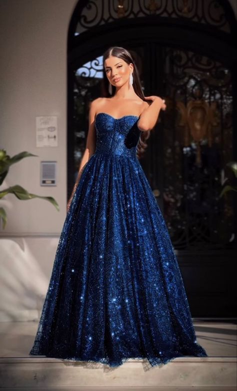 Matric Dress, Matric Dance Dresses, Long Formal Dresses, Classy Prom Dresses, Stunning Prom Dresses, Prom Dress Inspiration, Cute Prom Dresses, Bill Kaulitz, Pretty Prom Dresses