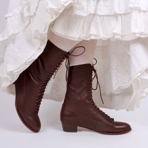 Victorian Leather Boots, Victorian Boots Outfit, Cottagecore Boots, Lace Up Boot Outfit, Edwardian Boots, Brown Vintage Boots, Teen Boots, Edwardian Shoes, Granny Boots