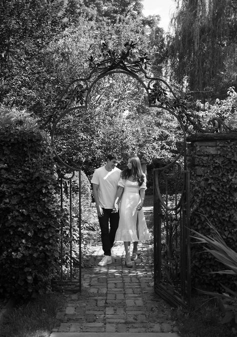 Maryland + DC-based photographer captures stunning couple portraits in a beautiful garden showing examples of different couple poses and engagement photoshoot inspiration. Madi Pere Photography #outdoorcoupleportraits #coupleposes #marylandcouplesphotographer Documentary Engagement Photos, Adventure Engagement Photos, Denver Wedding Photography, Engagement Photo Outfits Fall, Fall Engagement Pictures, Candid Engagement Photos, Denver Botanic Gardens, Couple Engagement Pictures, Romantic Photography