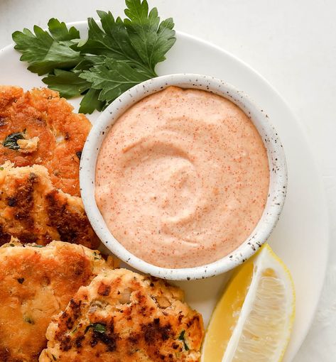 Salmon Burger Aioli, Salmon Cakes Dipping Sauce, Salmon Pattie Dipping Sauce, Salmon Patties Dipping Sauce, Salmon Patties Sauce Recipes, Salmon Croquettes Dipping Sauce, Dip For Salmon Patties, Sauce For Salmon Croquettes, Salmon Burger Toppings Sauces