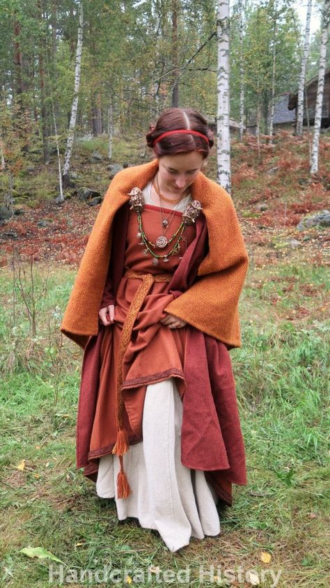 Viking Outfit, Norse Clothing, Viking Garb, Viking Reenactment, Viking Dress, Medieval Clothes, Viking Costume, Viking Women, Viking Clothing