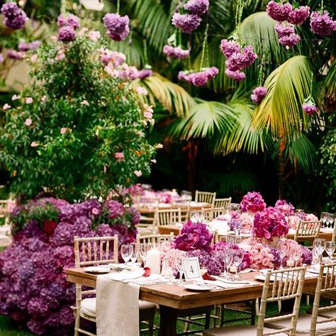 Palm chic Bridal Themes, Hotel Flower Arrangements, Jeff Leatham, Hotel Flowers, Bridal Theme, Afternoon Wedding, Wedding Buffet, Types Of Roses, Hydrangea Purple