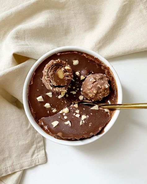 Choc Overnight Oats, Ferrero Rocher Overnight Oats, Chocolate Peanut Butter Overnight Oats Healthy, Mindful Recipes, Overnight Oats Chocolate Banana, Peanut Butter Chocolate Banana Overnight Oats, Hazelnut Cream, Oatmeal Bowls, Overnight Oats Healthy