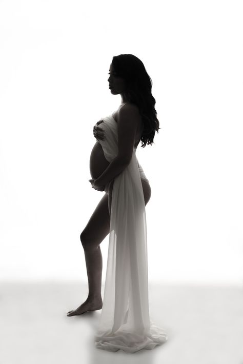 Maternity Shoot Goddess, Silhouette Maternity Pictures, Goddess Maternity Shoot, Silhouette Maternity, Maternity Picture Outfits, Maternity Picture, Maternity Photoshoot Poses, Maternity Pics, Baby Shower Decorations For Boys