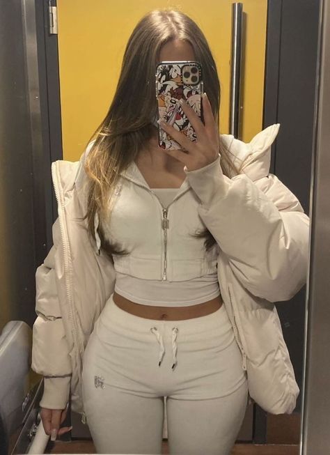 Outfits Streetwear, 2000s Fashion Outfits, 2022 Fashion, Winter Fits, Baddie Outfits Casual, Cute Simple Outfits, Teenage Fashion Outfits, Girly Outfits