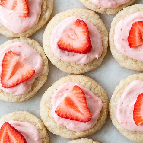 Lemon Strawberry Cookies, Strawberry Baked Goods, Strawberry Lemon Cookies, Saturday Baking, Strawberry Lemonade Cookies, Everyday Cookies, Lemon Sugar Cookie, Lemonade Cookies, Desserts Strawberry