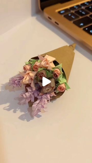 ⋆𐙚₊˚⊹♡ on Instagram: "💐#diy #flower #diycrafts #crafts #viral #cute" Diy Gifts Out Of Paper, Regalos Diy, Family Gift Baskets, Paper Flower Wall Art, Fathers Day Art, Diy Birthday Gifts For Friends, Diy Father's Day Gifts, Paper Flower Wall, Diy Mothers Day Gifts