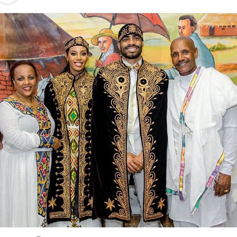 Ethiopian Traditional Wedding Robe Ethiopian Cultural Clothes, Cultural Clothes, Hebrew Clothing, Ethiopian Wedding, Cultural Wedding, Wedding Royal, Royal Couple, Traditional Wedding Decor, Royal Look