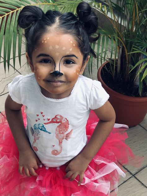 Kids cute makeup for fancy dress or Halloween. Deer face Wolf Makeup, Deer Face, Deer Makeup, Kids Carnival, Carnival Makeup, Kids Makeup, Veggie Side Dishes, Veggie Sides, Cute Makeup