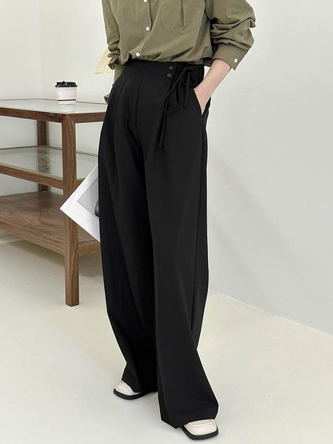 Sku CY-!140625 Material Polyester Style Loose , Wide Leg , High Waisted Feature Lace-up , Pleated , Split-joint , Solid Color Occasion Office , Urban , Vintage Seasons Spring , Summer , Autumn , Winter Type Suit Pants , Trousers Color BROWN,BLACK Size S,M,L Please consult the size chart we provide for this item's measurements to help you decide which size to buy.Please note: There may be 1-3cm differ due to manual measurement. CMINCH Waist Hips Thigh Length S 62-66 108 66 99 M 64-68 110 68 100 L Winter Typ, Loose Trousers, Suit Pants, Trouser Suits, Work Blouse, Pants Trousers, Flared Sleeves, Bottoms Pants, Casual Tops