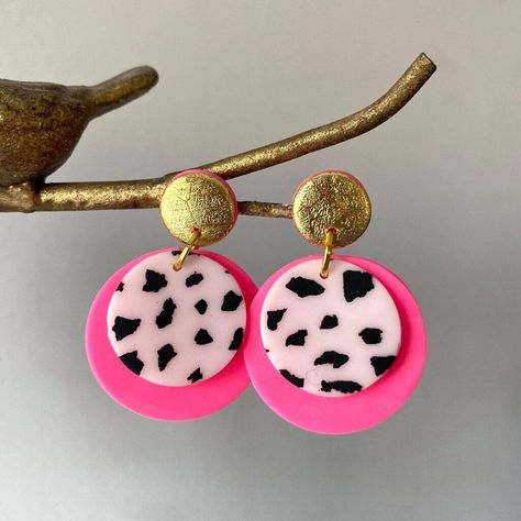 Trendy Pink Clay Earrings, Cute Pink Polymer Clay Earrings, Fun Pink Polymer Clay Earrings, Artsy Pink Polymer Clay Earrings, Leopard Print Earrings Clay, Terracotta Jewellery Designs, Pink Circle, Polymer Clay Flower Jewelry, Diy Earrings Polymer Clay