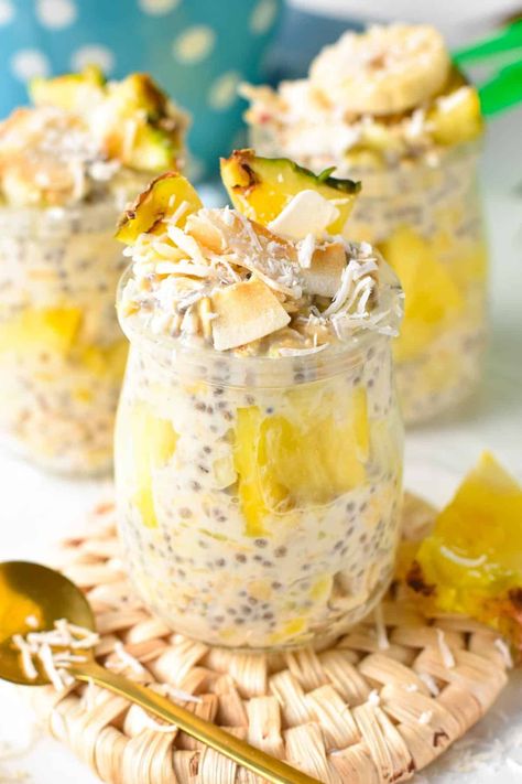 Pina Colada Overnight Oats, Best Overnight Oats Recipe, Breakfast Oats Overnight, Chia Overnight Oats, Protein Overnight Oats, Healthy Breakfast Recipe, Plant Kitchen, Oats Recipe, Oats Breakfast