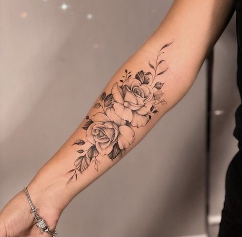 Rose Tattoos For Women, Bull Tattoos, Tattoos For Women Flowers, Upper Arm Tattoos, Forearm Tattoo Women, Wrist Tattoos For Women, Cute Tattoos For Women, Back Tattoo Women, Tattoo Feminina