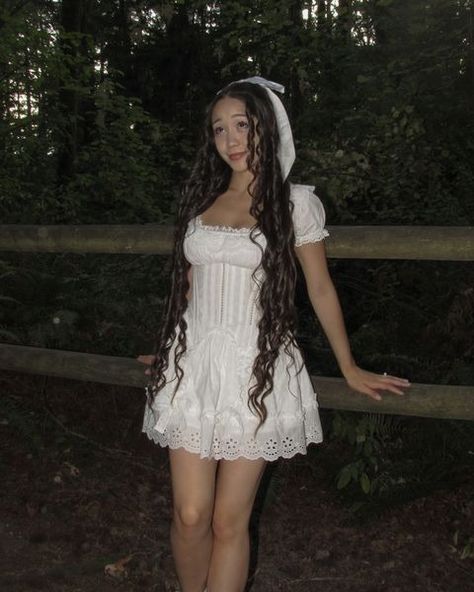 samantha ୨୧ feminine fashion diary (@princess.makana) • Instagram photos and videos Dollette White Dress, Grunge White Dress, Waist Photoshoot, Babydoll Aesthetic Outfits, Purity Aesthetic, Morute Fashion, Coquette Forest, Morute Outfits, Morute Clothes