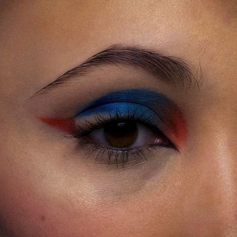 Red And Blue Eyeliner, Red And Blue Eyeshadow Looks, Red And Blue Makeup Looks, Blue Red Makeup, Blue And Red Makeup, Persephone Makeup, Bloom Aesthetic, Bloodshot Eyes, Red Eye Makeup