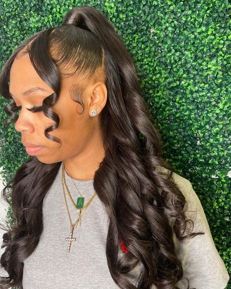 Mary Jane✨ on Instagram: “Half up/ half down pronto w/ bang pieces & hand curls on a loyal client✨🤍🥰 Hair: @hairbymj_ 3 bundles of body wave inches 24/24/24 this is…” Curled Hair Ponytail, Down Curled Hair, Half Up Half Down Weave, Half Up Half Down Curled, Occasion Hairstyles, Long Ponytail Hairstyles, Black Hair Updo Hairstyles, Weave Ponytail Hairstyles, Sleek Ponytail Hairstyles