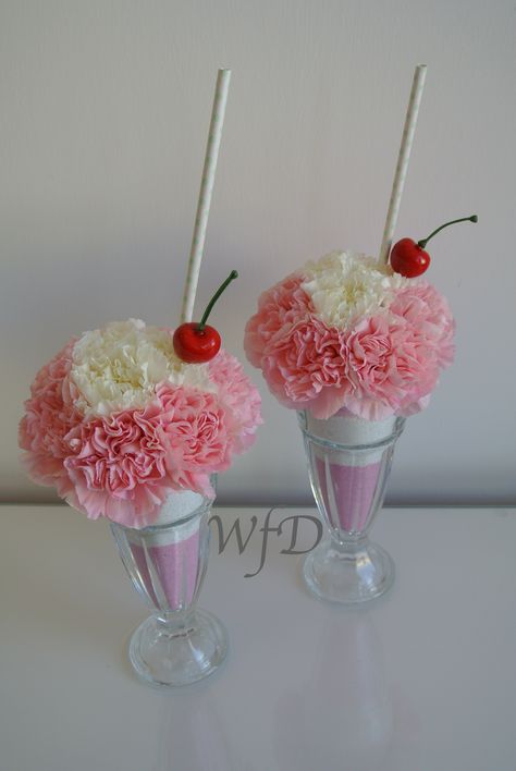 Popcorn Flower Centerpiece, Ice Cream Theme Centerpiece, Sprinkles Flower Arrangement, Ice Cream Flower Centerpieces, Milkshake Centerpiece, Ice Cream Cone Centerpiece Ideas, Ice Cream Floral Arrangement, Ice Cream Centerpieces, Ice Cream Sundae Flower Arrangement