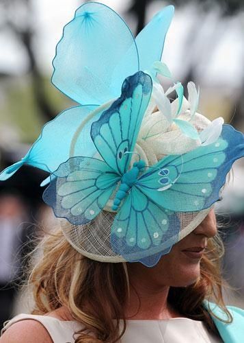 Fey Fashion, Kentucky Derby Hats Diy, Butterfly Hat, Crazy Hat, Derby Ideas, Mad Hat, Royal Ascot Hats, Funky Hats, Ladies Hats