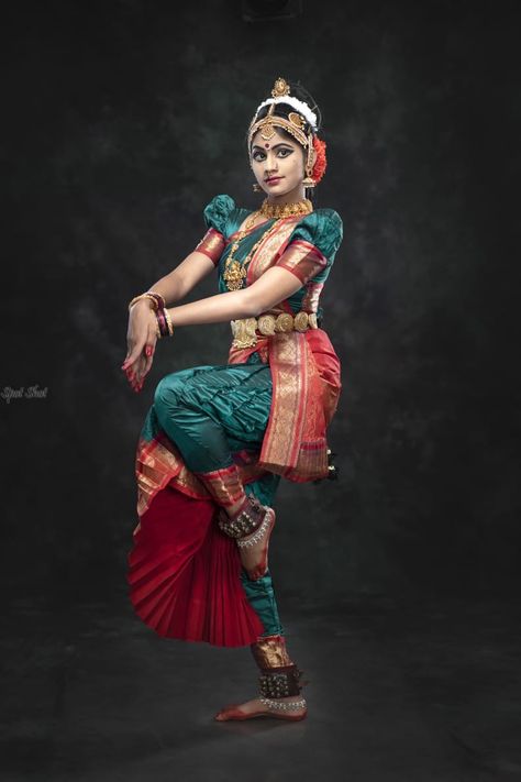 She is a kuchipudi dancer , K.Sruthi Samanvi....and this is a pose or a still of classical dance which can be suitable for any dance form like ( Kuchipudi , Bharatanatyam , kathak , odissi and etc ... ) Kuchipudi Dance, Bharatanatyam Dancer, Bharatanatyam Poses, Dance Pose, Classical Dance, Anatomy Poses, Indian Dance, Dance Poses, Dancer