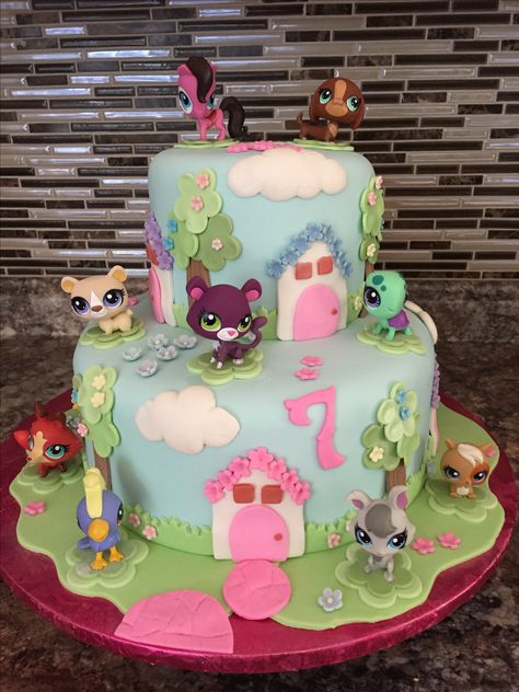 Littlest Pet Shop cake Littlest Pet Shop Birthday Party, Lps Cakes, Little Pet Shop Toys, Cake Decorating Kits, Pet Food Storage, Lps Littlest Pet Shop, 17th Birthday, Ideas Birthday, Birthday Party Cake