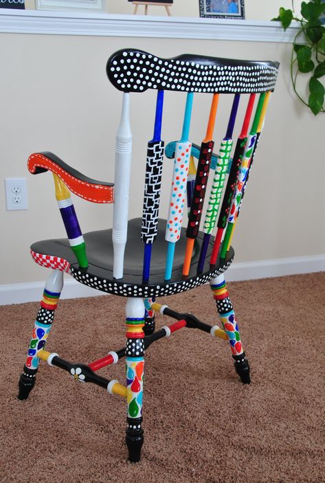 My crazy painted chair Chalk Painted Chairs Ideas, Painted Chairs Ideas Inspiration, Art Theme Decorations, Funky Painted Chairs, Chair Painting Ideas, Painted Chairs Ideas, Quirky Paintings, Painted Chairs Diy, Wood Chair Makeover