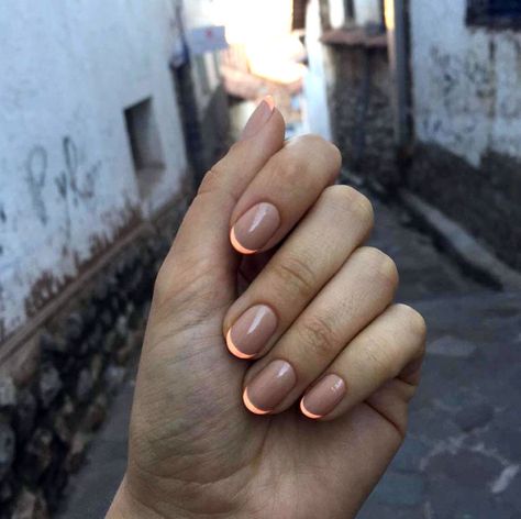 Neon Is Back. Modern French Manicure with short nail, fine line and nude base French Manicure Designs, Fall Nail Trends, Nail Polish Trends, Nails Polish, Manicures Designs, Neon Nails, Deborah Lippmann, Minimalist Nails, Nail Designs Spring