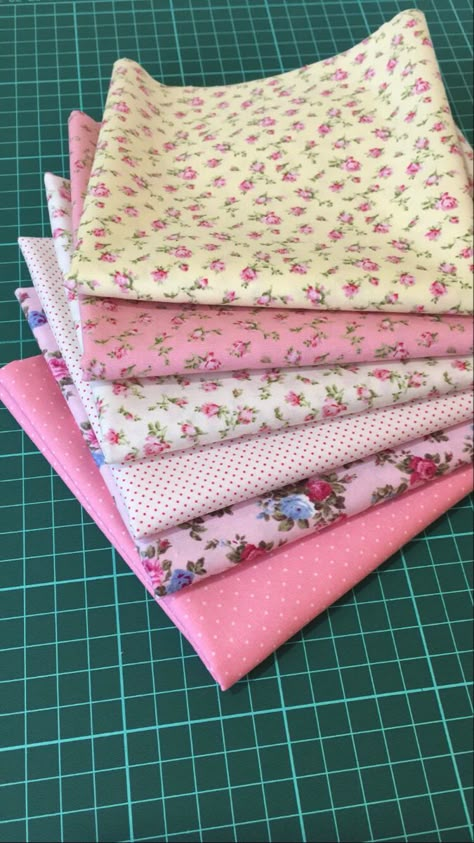 Cute Fabrics, Aesthetic Fabric, Clothing Fabric Patterns, Sewing Aesthetic, Materi Bahasa Jepang, Fashion Dream Job, Shabby Chic Fabric, Cute Sewing Projects, Sewing Crafts Tutorials