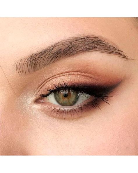 Natural Smokey Eye Makeup, Natural Smokey Eye, Natural Makeup For Brown Eyes, Makeup Looks For Green Eyes, Green Makeup, Brown Eyeshadow, Hoco Makeup, Nose Job, Eye Makeup Tips