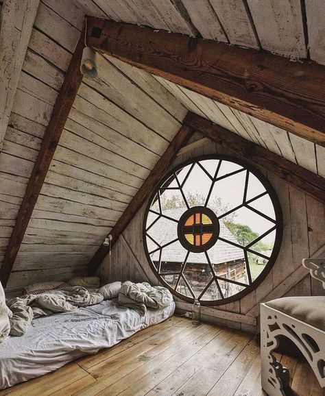 Round attic window Witchy Apartment, Round Window, Attic Renovation, Attic Bedroom, Room Deco, Attic Rooms, House Goals, House Inspo, House Inspiration