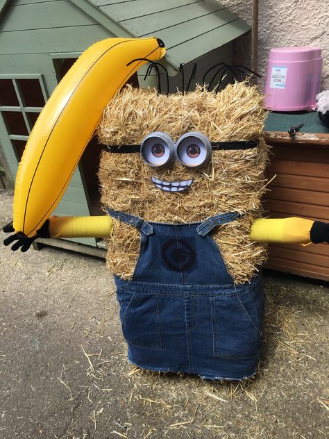 Minion Scarecrow, Halloween Minion, Scarecrow Ideas, Scarecrow Festival, Scare Crow, Minion Halloween, Festival 2024, Fall Flavors, Trunk Or Treat