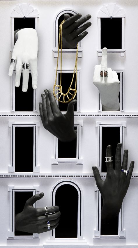 Jewelry Shop Window, New York Building, Painted Hands, Vitrine Design, Building Windows, Jewelry Shop Display, Jewelry Store Displays, Jewelry Store Interior, Jewerly Displays