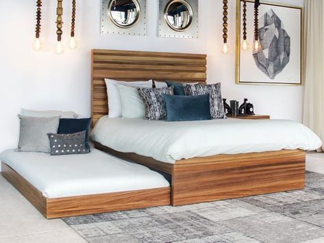 Wooden Bedframe Ideas, Bedding Ideas Aesthetic, Styling Bedding, Bed Ideas Aesthetic, Dining Table Styling, Bed Styles, Aesthetic Bedding, Bedroom Bedding Sets, Flat Roof House