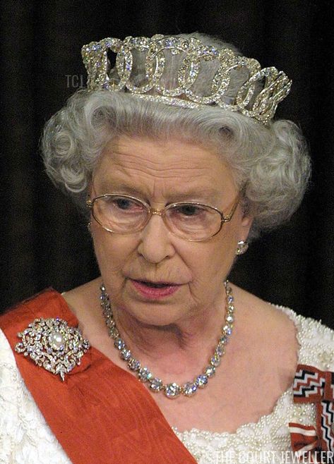 Royal Tiaras: Queen Elizabeth II of the United Kingdom wears the all-diamond version of the Vladimir Tiara Vladimir Tiara, Rainha Elizabeth Ii, Queen Alexandra, Queen Jewelry, Royal Tiaras, Elisabeth Ii, Princess Elizabeth, Royal Queen, Isabel Ii