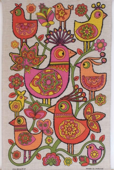 Vintage tea towel by Old Bleach. Made in Ireland. Exotic birds and flowers. Mcm Fabric, Arte Folk, Vintage Tea Towels, Birds And Flowers, Vintage Kitchenware, Hippie Art, Bird Illustration, Love Vintage, Art Passion