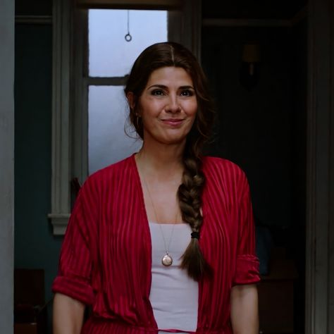 Marisa Tomei Aunt May, Spiderman Aunt May, Aunt May Marisa Tomei, Aunt May Spiderman, Marvel Outfits, Marissa Tomei, Aunt May, May Parker, Marisa Tomei